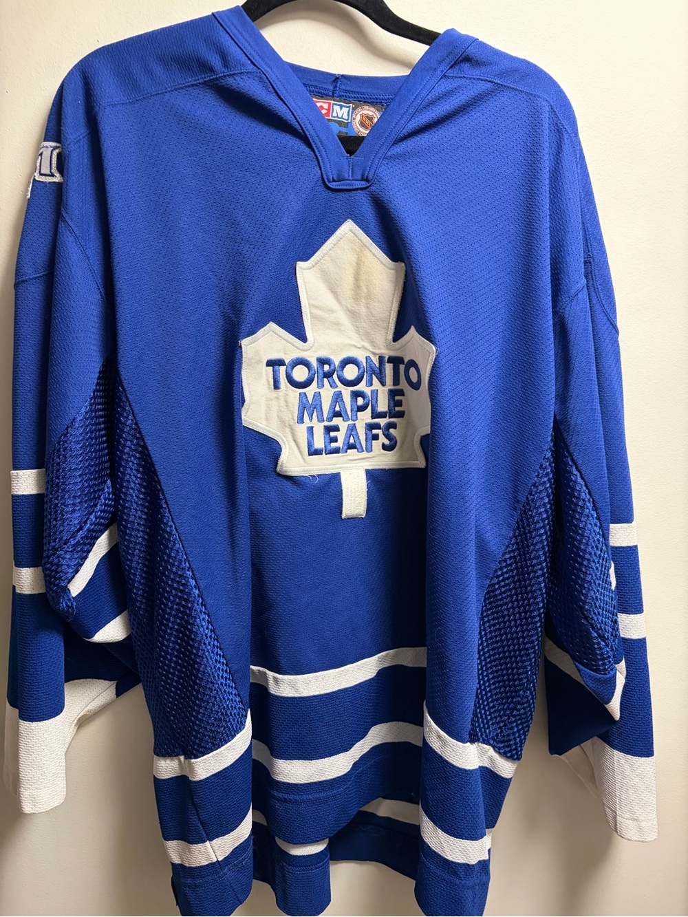Toronto Maple Leafs CCM Blue Hockey Jersey XL